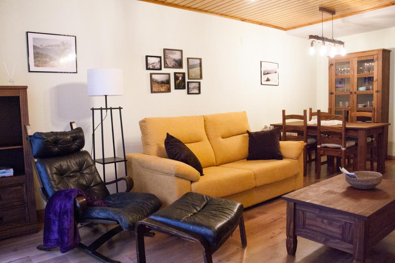 Apartment Toran Les